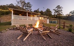 Bellbird Rise Off-Grid Cottage